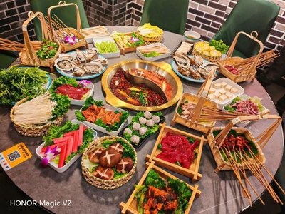 Ba Shu Xi Niu Chongqing Hot Pot (Ca Yu Lv Di Bin Fen Hui Dian)
