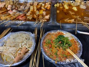 老北京地摊麻辣烫旋转火锅(石榴庄店)