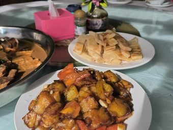 Yang Shi Fu’s Home-Style Carp Pot Restaurant