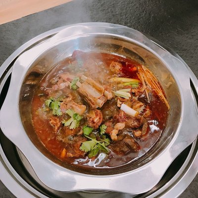 Xinxiang Yang Ji Hong Fan Yang Rou Huo Guo (Tian Tan Nan Men Ding)