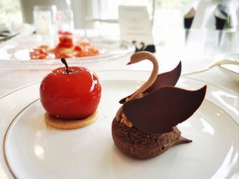 Black Swan Cake & Coffee (Lu Hong Photography Art Gallery Branch)
