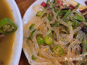 Yi Fan Stir-Fried Chicken Home Cooking (Zhengshang Binhe Mingzhu Branch)