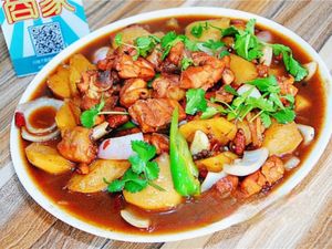Li's Big Plate Chicken Stir-Fry (Traffic College Store)