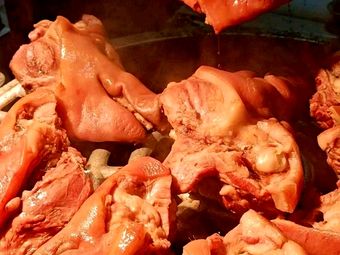 Big Pot Braised Pork and Dao Kou Roast Chicken