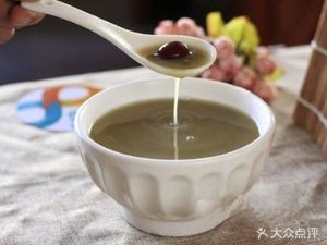 He Family Rice Noodle Soup