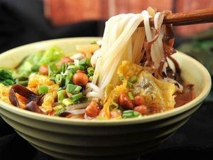 Yellow Braised Chicken Rice
