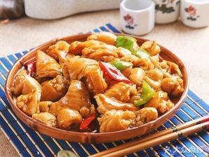 Golden Triangle Dog Meat & Clay Pot Chicken (Wangyue Villa Branch)
