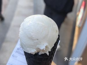 Luck Coffee (Guanggu Pedestrian Street Store)