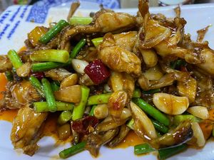 Folk-style Home-cooked Dishes · Claypot Catfish (Qiaokou Branch)