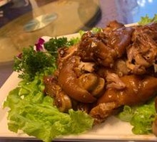 Braised Pork Trotters in Old Soup Sauce