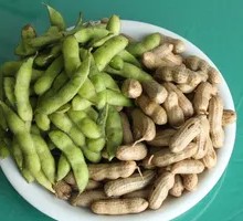 Boiled peanuts and edamame
