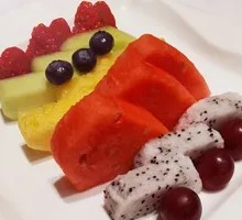Seasonal Fresh Fruit Slices