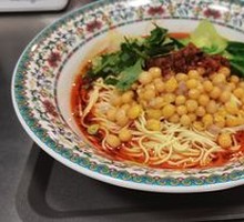 Pea and Meat Sauce Noodles
