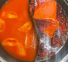 Tomato Spicy Yang-Yang Hot Pot
