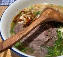 Sour Cabbage Beef Shank Lanzhou Noodles