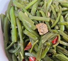 Lentil Stir-Fry with Pork in Wooden Bowl Rice