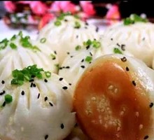 Pan-fried Leek and Egg Dumplings