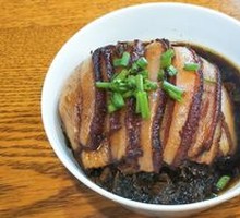 Preserved Vegetable Braised Pork