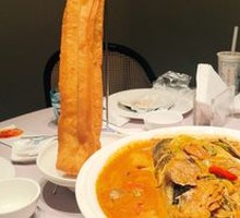 Singapore Curry Fish Head with Large Fried Dough Sticks