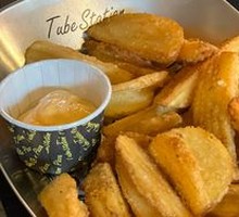 Spicy Sweet Potato Fries with Cheese Sauce