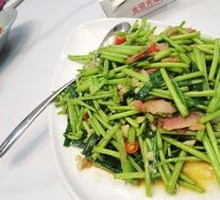 Stir-fried Water Bamboo with Preserved Pork