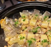 Braised Large Yellow Croaker in Clay Pot
