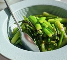 Stir-fried Wild Mustard Greens with Camellia Oil