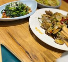 Spicy Stir-Fried Clams