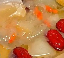 Tremella, Lily and Pear Soup