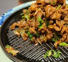 Beijing-style Grilled Meat on Iron Skillet