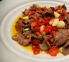 Hunan-style Stir-fried Beef with Green Peppers