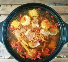 Five-Finger Mulberry Herbal Beef Shank Hot Pot