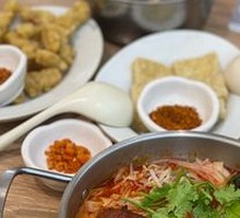 Spicy Soul Noodle Soup with Fried Sauce