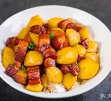 Braised Pork with Potatoes Rice Bowl