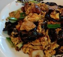 Sour Stir-Fried Egg with Wood Ear Mushrooms