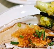 Steamed Deep-Sea Oysters with Garlic