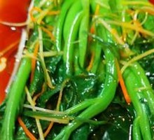Steamed Bok Choy in White Sauce