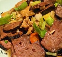 Blood tofu with chili stir-fry