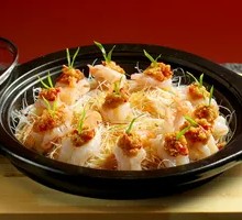Stir-Fried Shrimp with Rice Noodles in Stone Pot