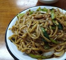 Stir-Fried Pork with Green Pepper and Noodles