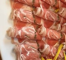 Goat Meat with Sand Onion