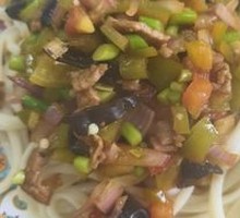 Scallion Stir-Fried Meat Noodles