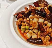 Spicy Glazed Boneless Kung Pao Chicken