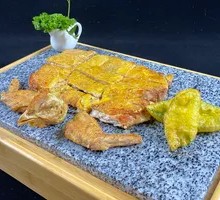 Stone Plate Golden Chicken