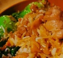 Braised Chicken with Mushrooms in Clay Pot Rice