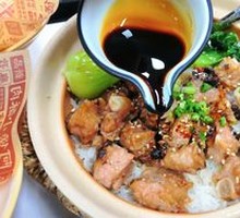 Steamed Spare Ribs with Black Bean Sauce in Clay Pot Rice