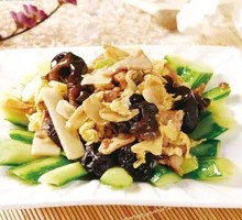 Sour Stir-Fried Egg with Wood Ear Mushrooms