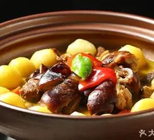 Hunan-style腊脚 stewed with small potatoes