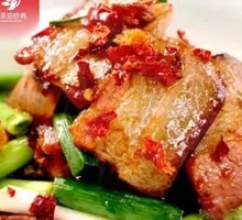 Stir-fried腊肉 with Green Garlic