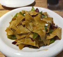 Bell Pepper and Tofu Skin Stir-Fry